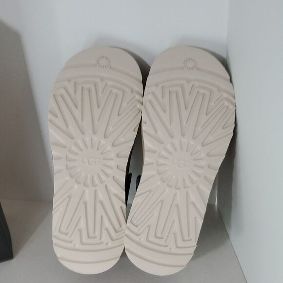 UGG Mens Goldencoast Clog Size US 9 Beige Suede Slingback Slide Sandal NWT - Picture 8 of 10